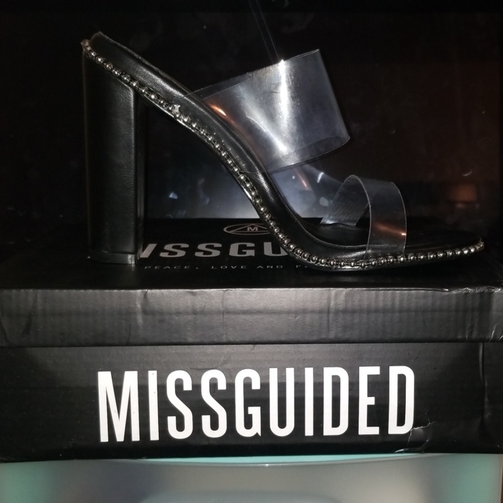 Heels brand new never worn